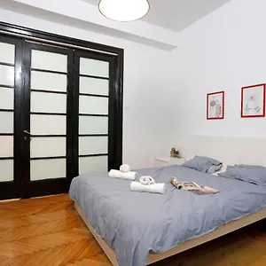 Apartamento Lovely With 2 Bedrooms, Bucarest